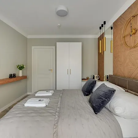 Ms Rest 1.0 Apartament *